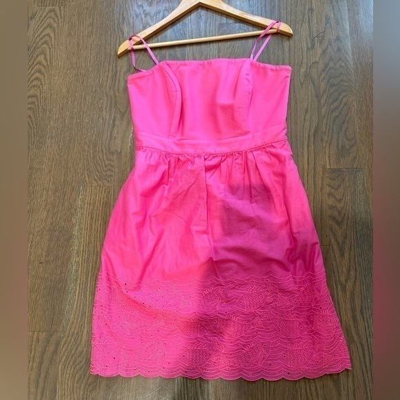 Vineyard Vines Pink Dress with Fish Embroidered Stitch Detail size 6 - Picture 4 of 12